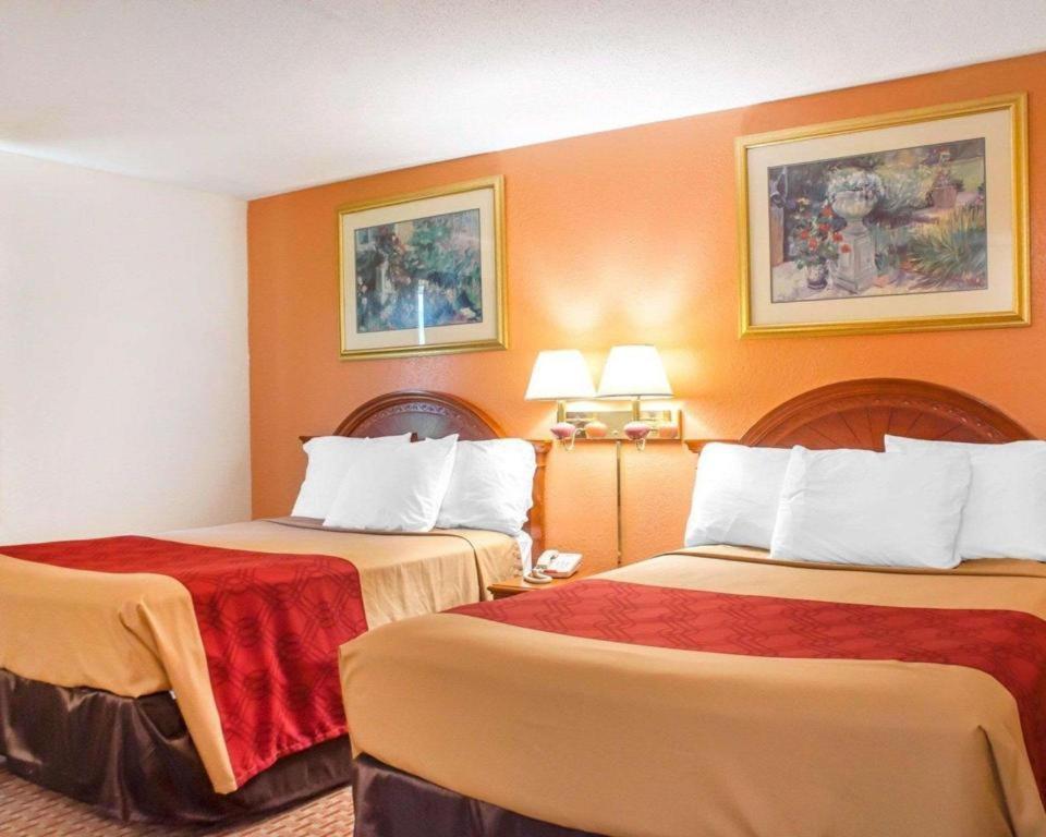 Econo Lodge Cuba I-86 Екстер'єр фото